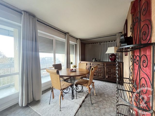 Appartement F5 à vendre - 5 pièces - 95 m2 - Elancourt - 78 - ILE-DE-FRANCE