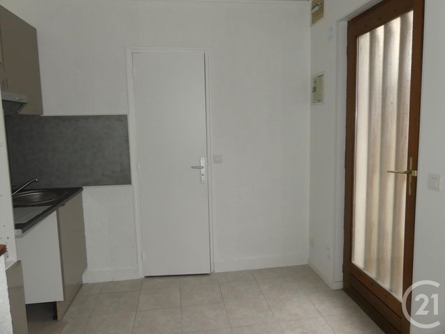 Appartement F1 &agrave; louer - 1 pi&egrave;ce - 24 m2 - Coignieres - 78 - ILE-DE-FRANCE
