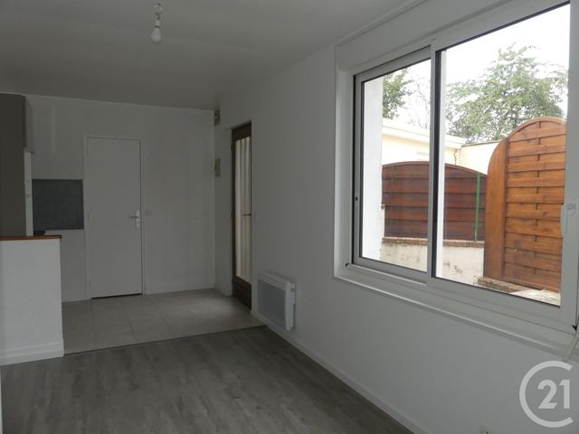 Appartement F1 &agrave; louer - 1 pi&egrave;ce - 24 m2 - Coignieres - 78 - ILE-DE-FRANCE