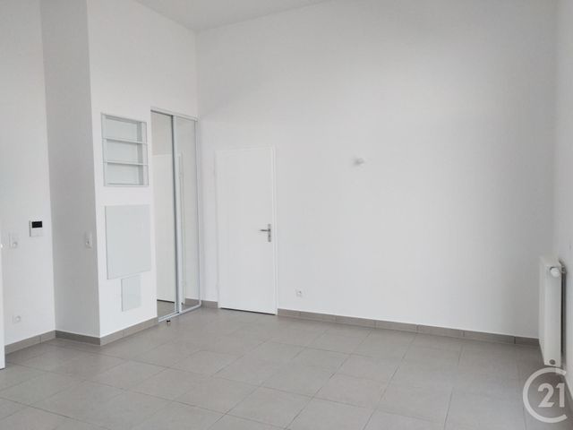 Appartement F1 à louer - 1 pièce - 28,27 m2 - Montigny Le Bretonneux - 78 - ILE-DE-FRANCE