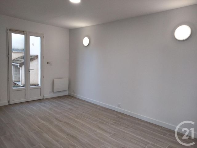 Appartement Studio à louer - 1 pièce - 23,91 m2 - La Verriere - 78 - ILE-DE-FRANCE