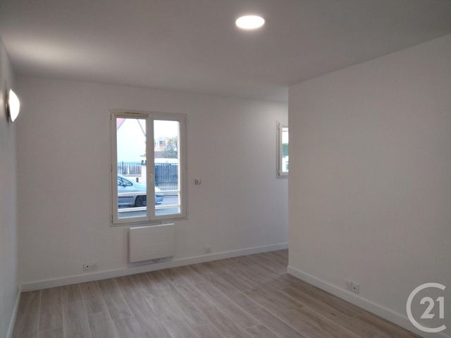 Appartement Studio à louer - 1 pièce - 23,91 m2 - La Verriere - 78 - ILE-DE-FRANCE