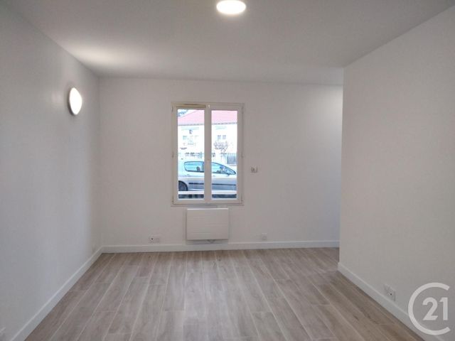 Appartement Studio à louer - 1 pièce - 23,91 m2 - La Verriere - 78 - ILE-DE-FRANCE
