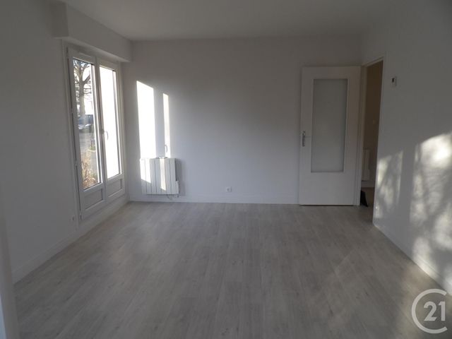 Appartement &agrave; louer - 2 pi&egrave;ces - 47,26 m2 - Maurepas - 78 - ILE-DE-FRANCE