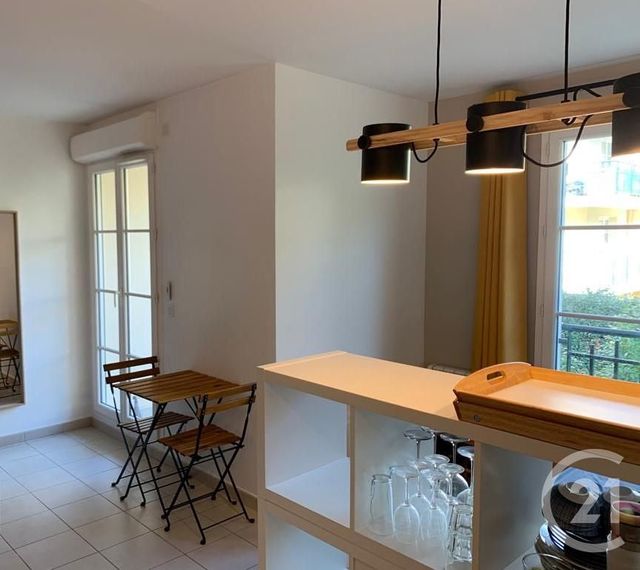 Appartement F1 &agrave; louer - 1 pi&egrave;ce - 33,44 m2 - Fontenay Le Fleury - 78 - ILE-DE-FRANCE