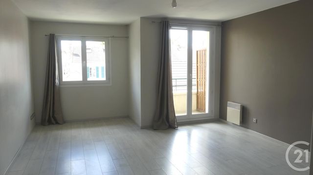 Appartement F1 &agrave; louer - 1 pi&egrave;ce - 26,89 m2 - Le Mesnil St Denis - 78 - ILE-DE-FRANCE