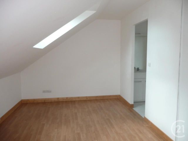 Maison &agrave; louer - 4 pi&egrave;ces - 80,09 m2 - Coignieres - 78 - ILE-DE-FRANCE