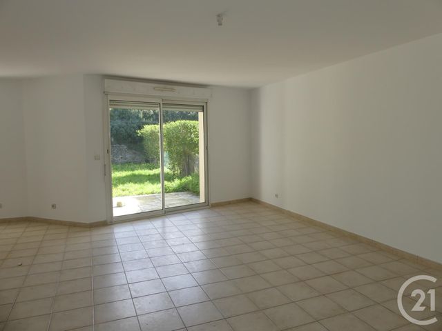 Maison &agrave; louer - 4 pi&egrave;ces - 80,09 m2 - Coignieres - 78 - ILE-DE-FRANCE