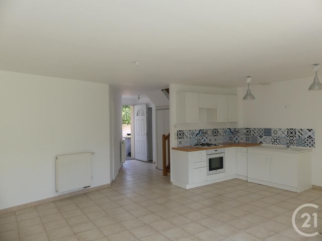 Maison &agrave; louer - 4 pi&egrave;ces - 80,09 m2 - Coignieres - 78 - ILE-DE-FRANCE