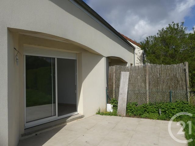 Maison &agrave; louer - 4 pi&egrave;ces - 80,25 m2 - Coignieres - 78 - ILE-DE-FRANCE