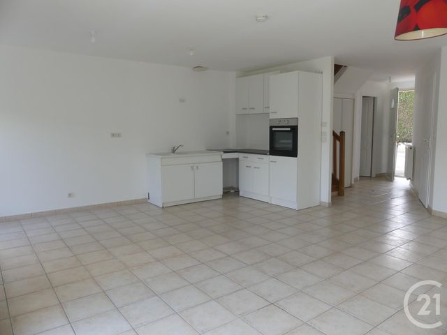 Maison &agrave; louer - 4 pi&egrave;ces - 80,25 m2 - Coignieres - 78 - ILE-DE-FRANCE