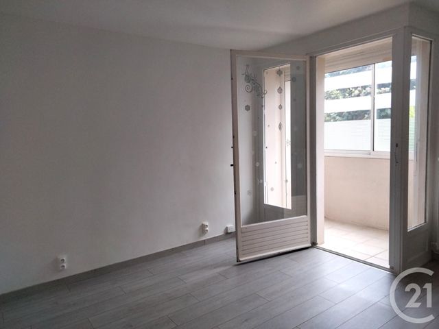 Appartement F1 &agrave; louer - 1 pi&egrave;ce - 31,76 m2 - Maurepas - 78 - ILE-DE-FRANCE