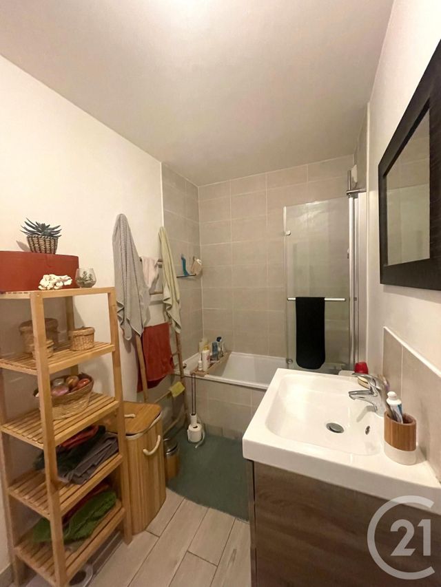 Appartement &agrave; louer - 3 pi&egrave;ces - 71,58 m2 - La Verriere - 78 - ILE-DE-FRANCE