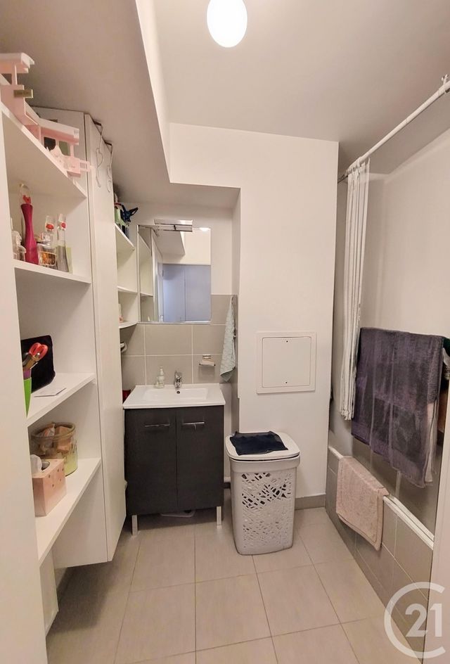 Appartement F3 &agrave; louer - 3 pi&egrave;ces - 62,15 m2 - Elancourt - 78 - ILE-DE-FRANCE