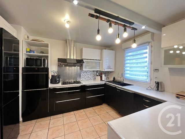 Appartement F5 &agrave; vendre - 5 pi&egrave;ces - 95,41 m2 - Trappes - 78 - ILE-DE-FRANCE
