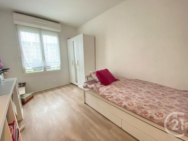 Appartement F5 &agrave; vendre - 5 pi&egrave;ces - 95,41 m2 - Trappes - 78 - ILE-DE-FRANCE