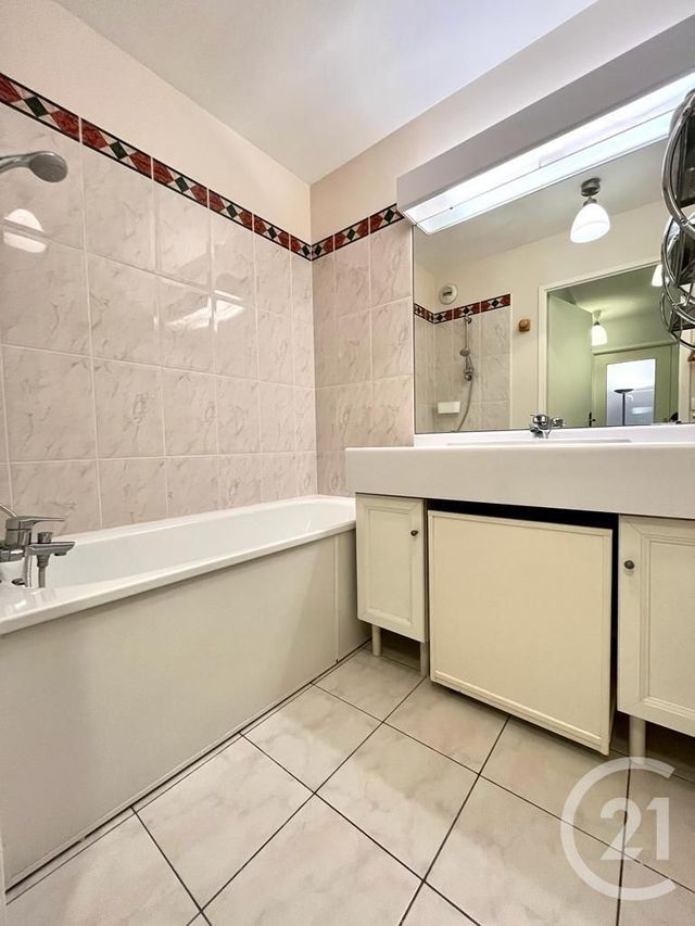 Appartement F2 &agrave; louer - 2 pi&egrave;ces - 41,31 m2 - Elancourt - 78 - ILE-DE-FRANCE