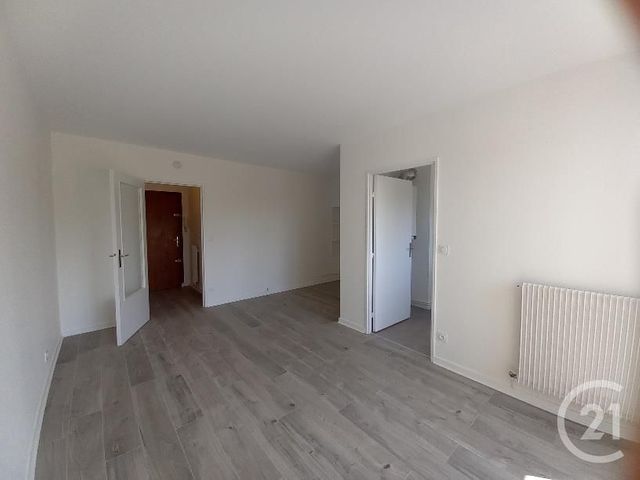 Appartement F1 &agrave; louer - 1 pi&egrave;ce - 32,79 m2 - Elancourt - 78 - ILE-DE-FRANCE