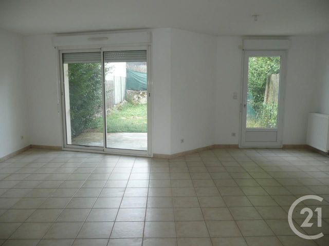 Maison &agrave; louer - 4 pi&egrave;ces - 85 m2 - Coignieres - 78 - ILE-DE-FRANCE