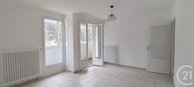 Appartement F3 &agrave; louer - 3 pi&egrave;ces - 62,20 m2 - Maurepas - 78 - ILE-DE-FRANCE