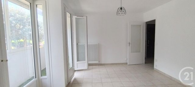 Appartement F3 &agrave; louer - 3 pi&egrave;ces - 62,20 m2 - Maurepas - 78 - ILE-DE-FRANCE