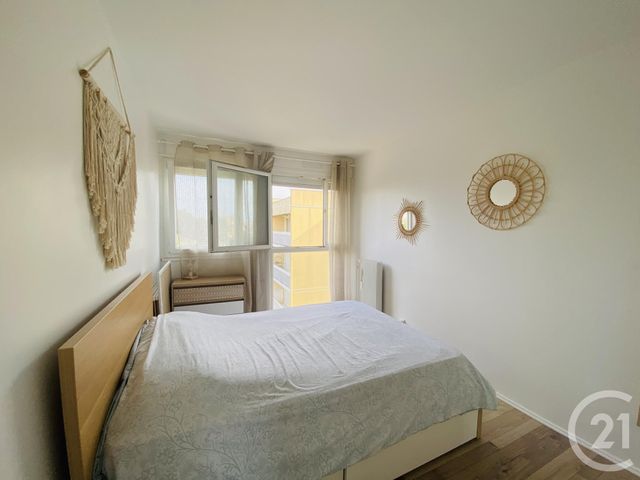 Appartement F3 &agrave; louer - 3 pi&egrave;ces - 80 m2 - Elancourt - 78 - ILE-DE-FRANCE