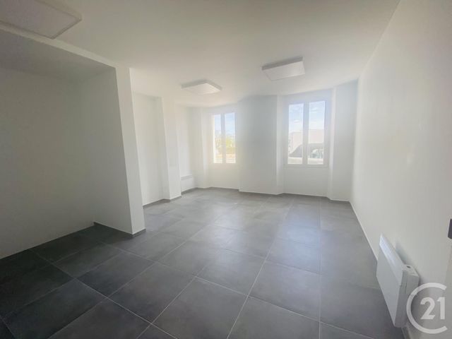 Appartement F2 &agrave; louer - 2 pi&egrave;ces - 50,95 m2 - Coignieres - 78 - ILE-DE-FRANCE