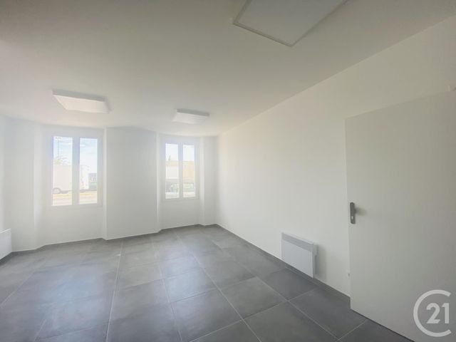 Appartement F2 &agrave; louer - 2 pi&egrave;ces - 50,95 m2 - Coignieres - 78 - ILE-DE-FRANCE