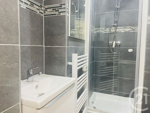 Appartement F2 &agrave; louer - 2 pi&egrave;ces - 50,95 m2 - Coignieres - 78 - ILE-DE-FRANCE