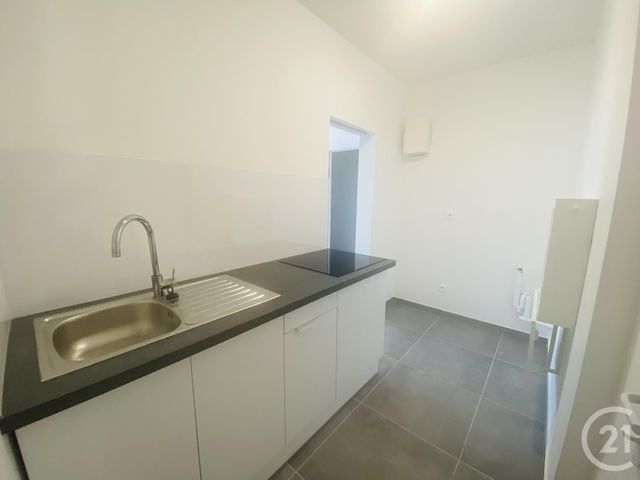 Appartement F2 &agrave; louer - 2 pi&egrave;ces - 50,95 m2 - Coignieres - 78 - ILE-DE-FRANCE