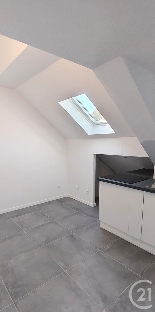 Appartement F1 &agrave; louer - 1 pi&egrave;ce - 11,29 m2 - Coignieres - 78 - ILE-DE-FRANCE