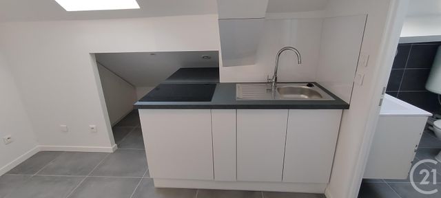 Appartement F1 &agrave; louer - 1 pi&egrave;ce - 11,29 m2 - Coignieres - 78 - ILE-DE-FRANCE