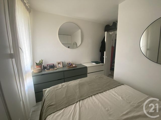 Appartement F2 &agrave; louer - 2 pi&egrave;ces - 32,83 m2 - Elancourt - 78 - ILE-DE-FRANCE