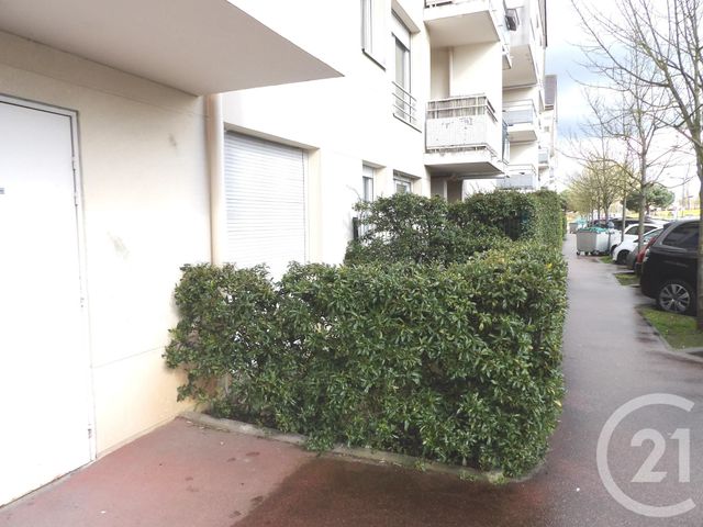 Appartement Studio &agrave; louer - 1 pi&egrave;ce - 26,10 m2 - Maurepas - 78 - ILE-DE-FRANCE