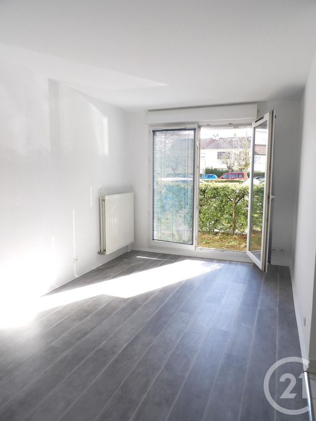 Appartement Studio &agrave; louer - 1 pi&egrave;ce - 26,10 m2 - Maurepas - 78 - ILE-DE-FRANCE