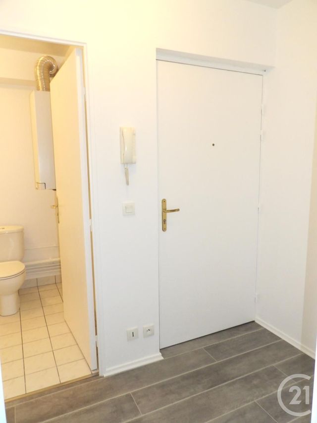 Appartement Studio &agrave; louer - 1 pi&egrave;ce - 26,10 m2 - Maurepas - 78 - ILE-DE-FRANCE