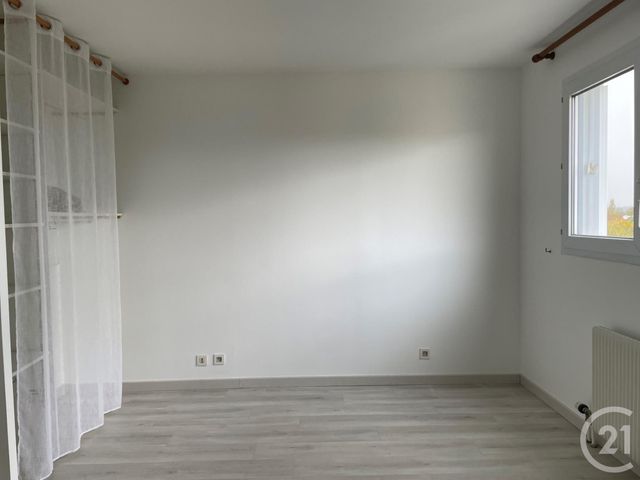 Appartement F3 &agrave; louer - 3 pi&egrave;ces - 68,69 m2 - Elancourt - 78 - ILE-DE-FRANCE