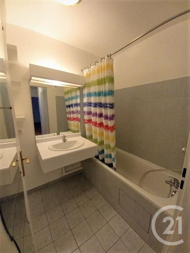 Appartement F2 &agrave; louer - 2 pi&egrave;ces - 47,60 m2 - Elancourt - 78 - ILE-DE-FRANCE