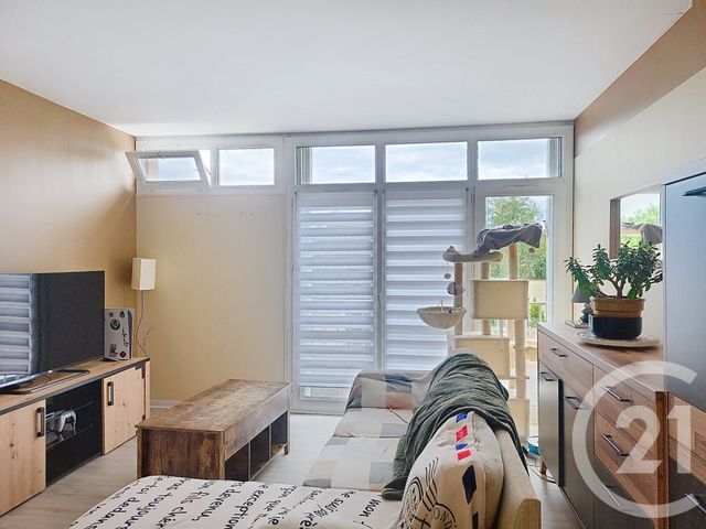 Appartement F3 à vendre - 3 pièces - 59,70 m2 - St Jean De La Ruelle - 45 - CENTRE