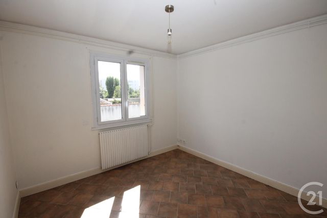 Appartement F3 à vendre - 3 pièces - 63,39 m2 - St Jean De La Ruelle - 45 - CENTRE