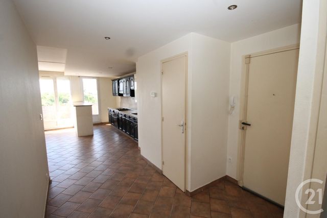 Appartement F3 à vendre - 3 pièces - 63,39 m2 - St Jean De La Ruelle - 45 - CENTRE