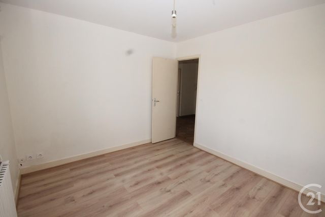 Appartement F3 à vendre - 3 pièces - 63,39 m2 - St Jean De La Ruelle - 45 - CENTRE