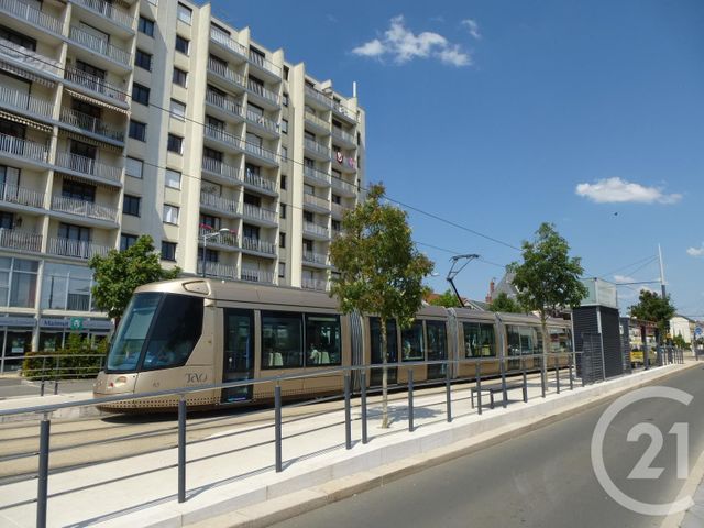 Appartement F2 à louer - 2 pièces - 44,04 m2 - St Jean De La Ruelle - 45 - CENTRE