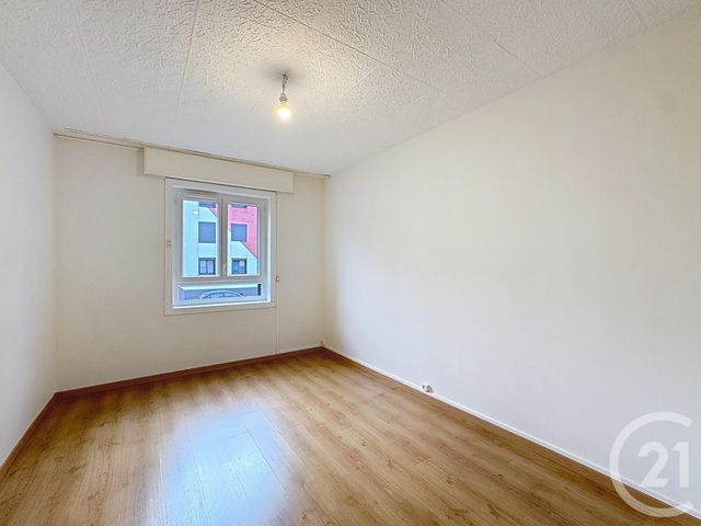 Appartement F4 à vendre - 4 pièces - 71,37 m2 - St Jean De La Ruelle - 45 - CENTRE