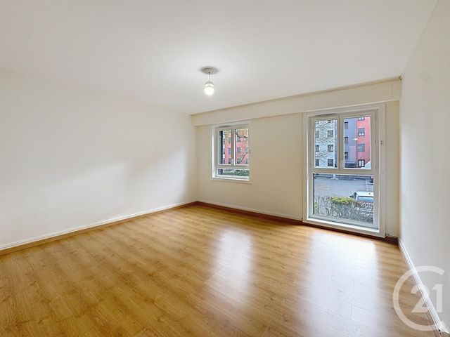 Appartement F4 à vendre - 4 pièces - 71,37 m2 - St Jean De La Ruelle - 45 - CENTRE
