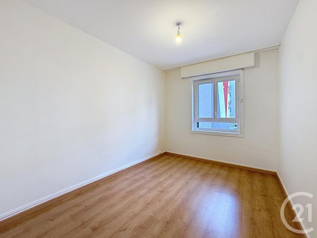 Appartement F4 à vendre - 4 pièces - 71,37 m2 - St Jean De La Ruelle - 45 - CENTRE