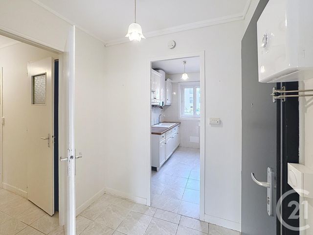 Appartement F4 à vendre - 4 pièces - 71,37 m2 - St Jean De La Ruelle - 45 - CENTRE