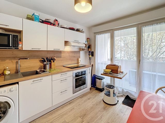 Appartement F2 à louer - 2 pièces - 60 m2 - Orleans - 45 - CENTRE