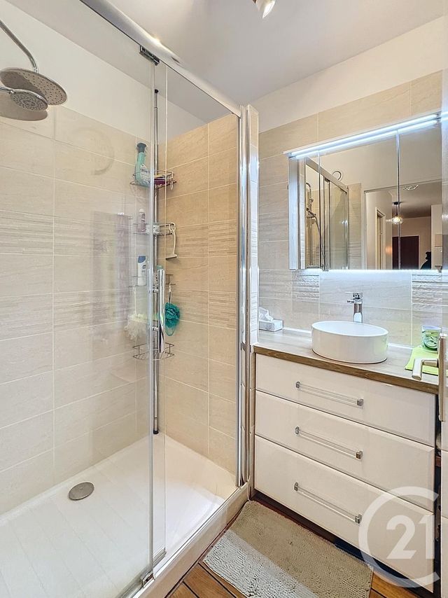 Appartement F2 à louer - 2 pièces - 60 m2 - Orleans - 45 - CENTRE