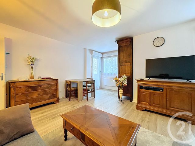 Appartement F2 à louer - 2 pièces - 60 m2 - Orleans - 45 - CENTRE